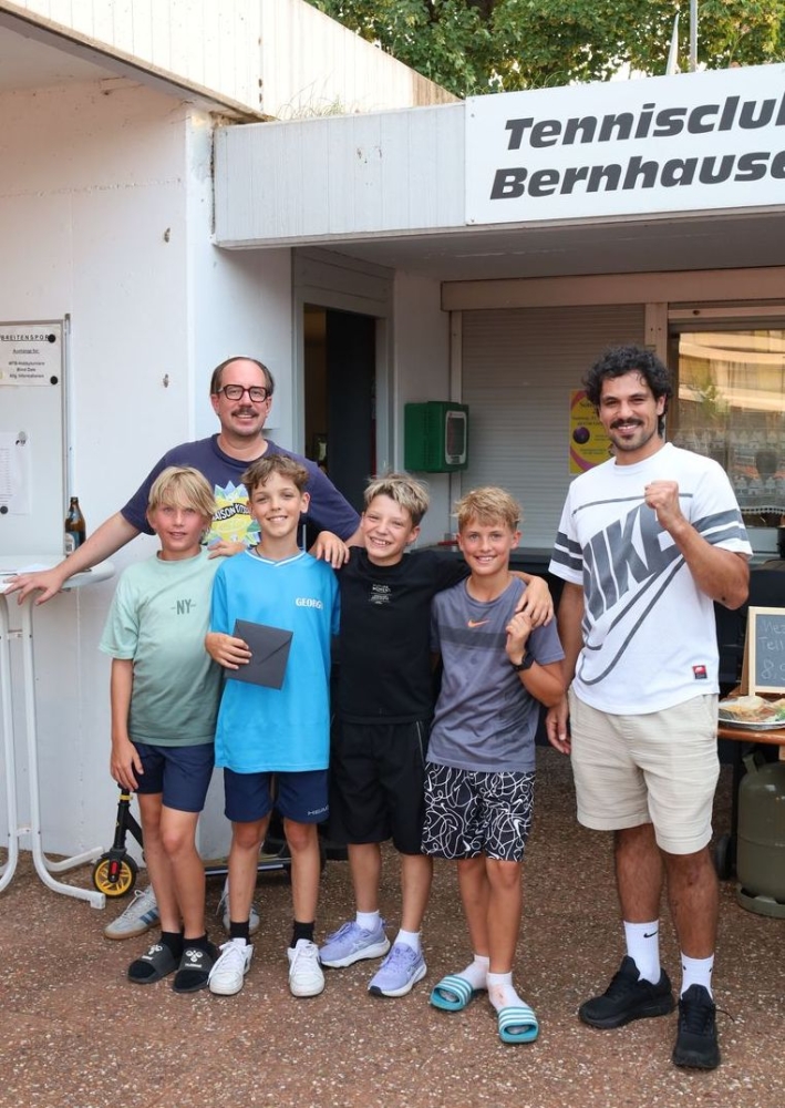 Gruppe: 4 Jungs + 2 Erwachsene